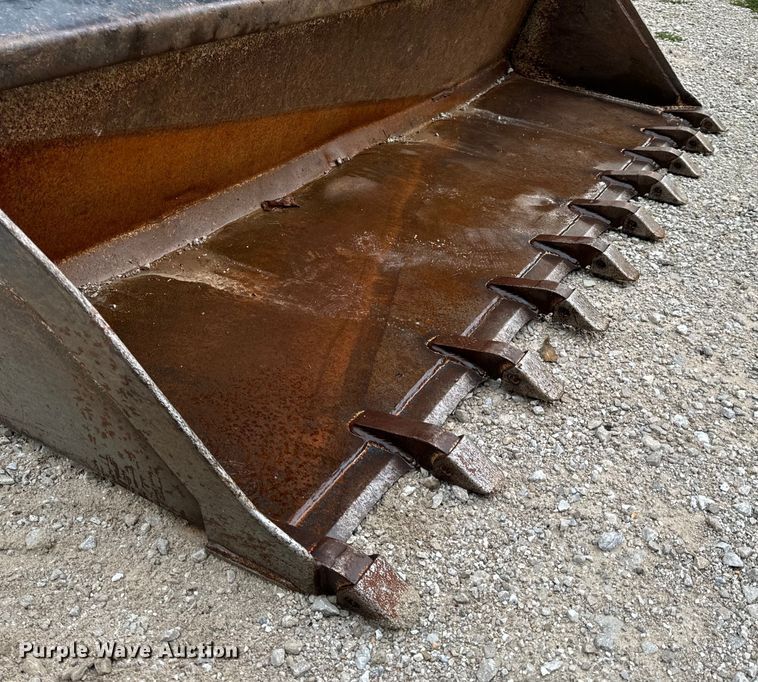 image for item EH6980 2022 Bobcat T76 R-Series tracked skid steer loader