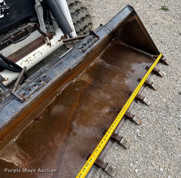 image for item EH6980 2022 Bobcat T76 R-Series tracked skid steer loader