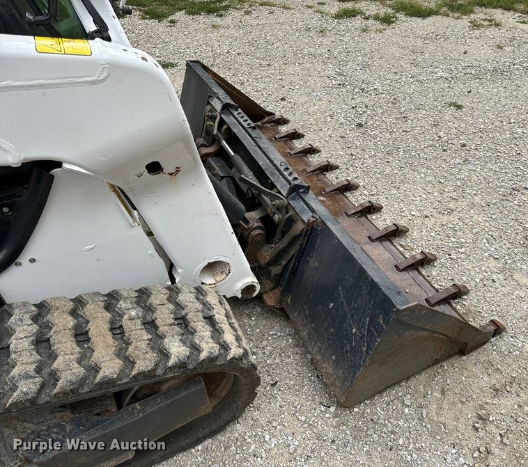 image for item EH6980 2022 Bobcat T76 R-Series tracked skid steer loader
