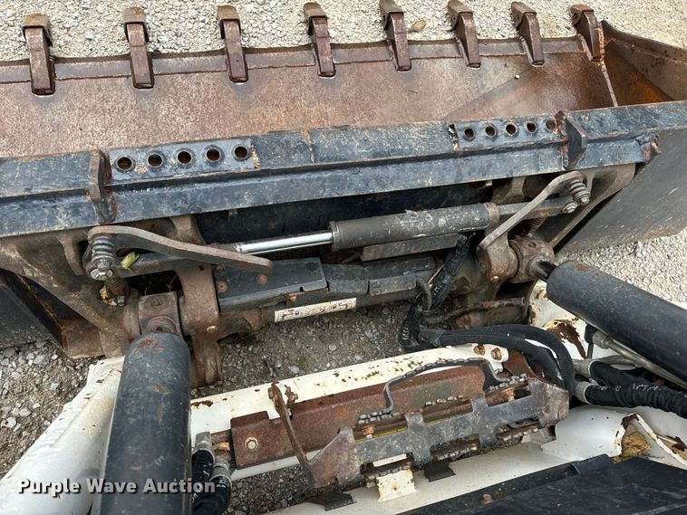 image for item EH6980 2022 Bobcat T76 R-Series tracked skid steer loader