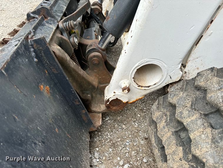 image for item EH6980 2022 Bobcat T76 R-Series tracked skid steer loader