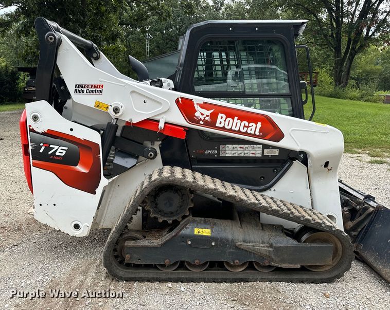 image for item EH6980 2022 Bobcat T76 R-Series tracked skid steer loader