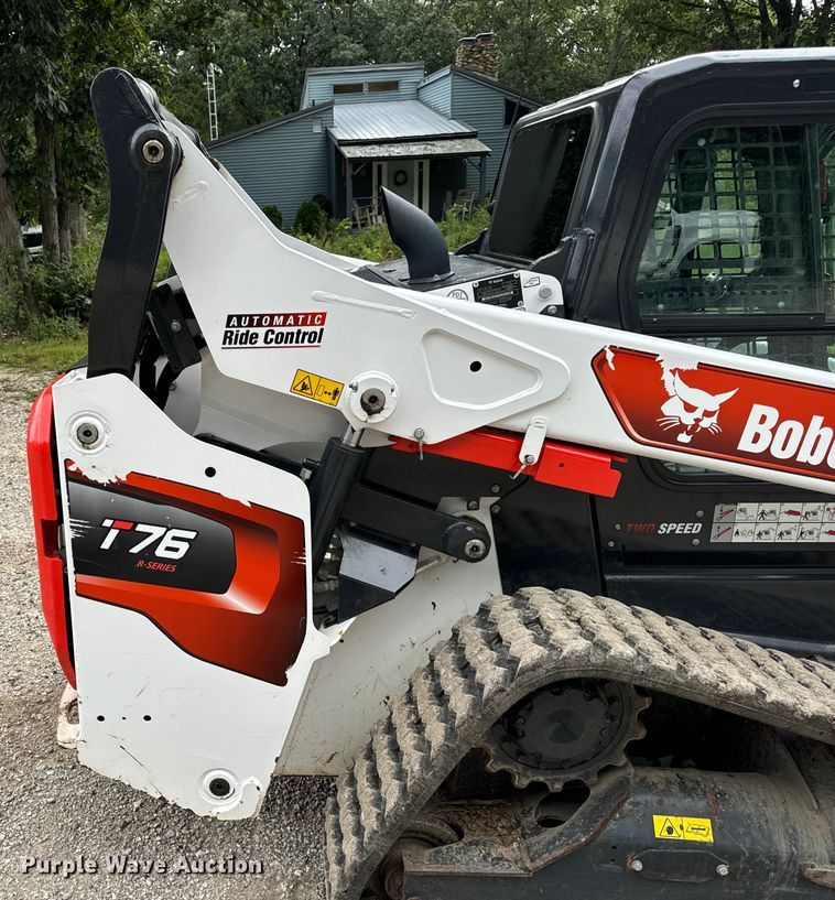 image for item EH6980 2022 Bobcat T76 R-Series tracked skid steer loader