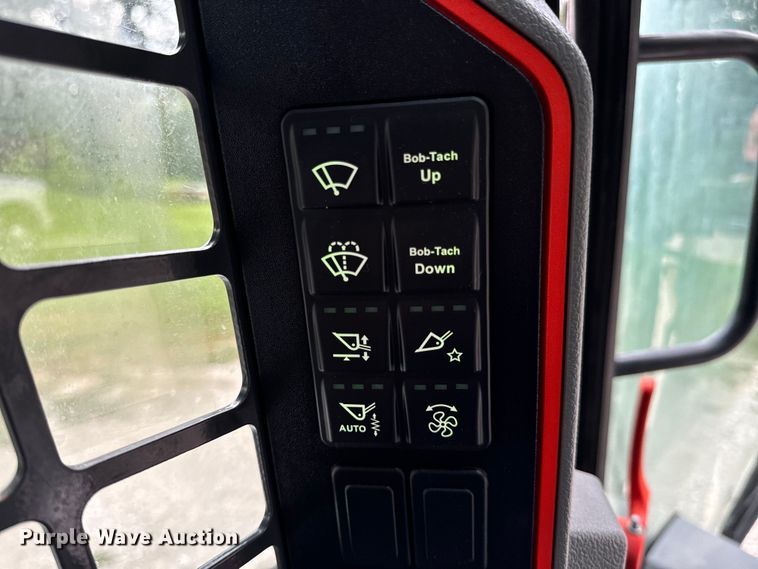 image for item EH6980 2022 Bobcat T76 R-Series tracked skid steer loader