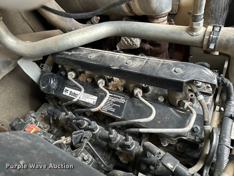 image for item EH6980 2022 Bobcat T76 R-Series tracked skid steer loader