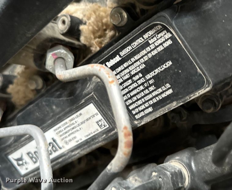 image for item EH6980 2022 Bobcat T76 R-Series tracked skid steer loader