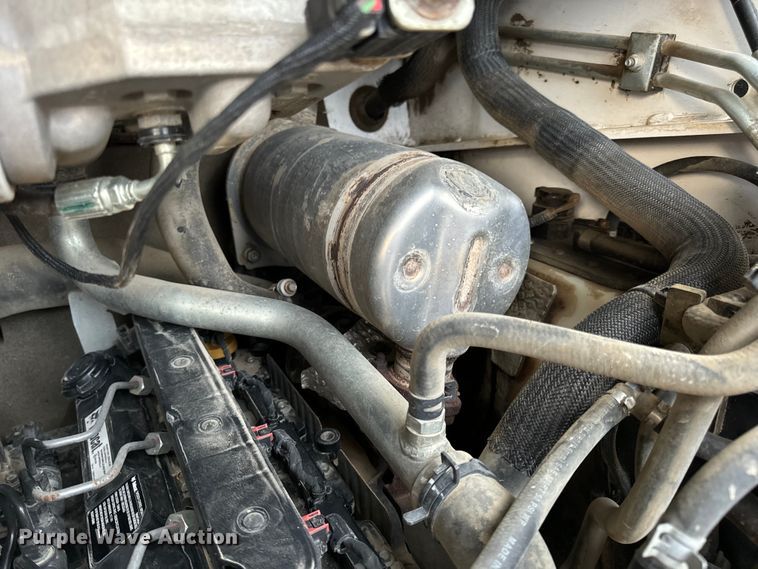 image for item EH6980 2022 Bobcat T76 R-Series tracked skid steer loader