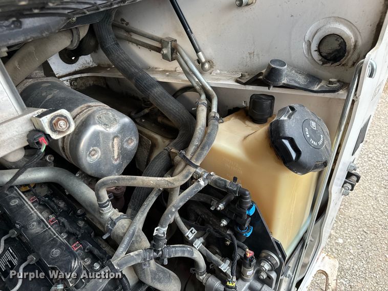 image for item EH6980 2022 Bobcat T76 R-Series tracked skid steer loader