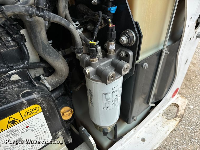 image for item EH6980 2022 Bobcat T76 R-Series tracked skid steer loader