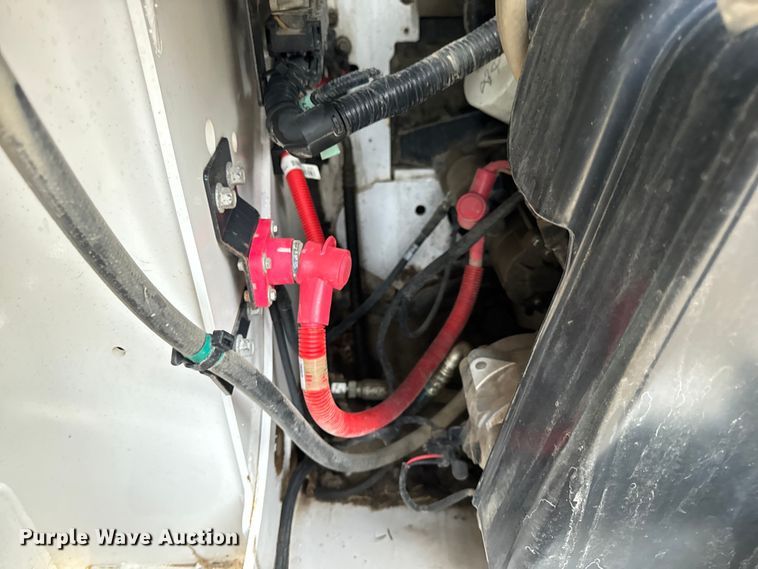 image for item EH6980 2022 Bobcat T76 R-Series tracked skid steer loader