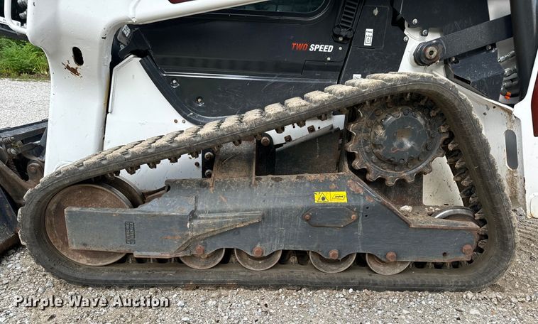 image for item EH6980 2022 Bobcat T76 R-Series tracked skid steer loader