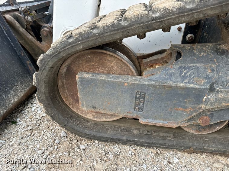 image for item EH6980 2022 Bobcat T76 R-Series tracked skid steer loader