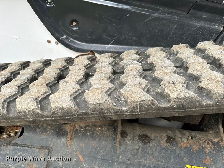 image for item EH6980 2022 Bobcat T76 R-Series tracked skid steer loader