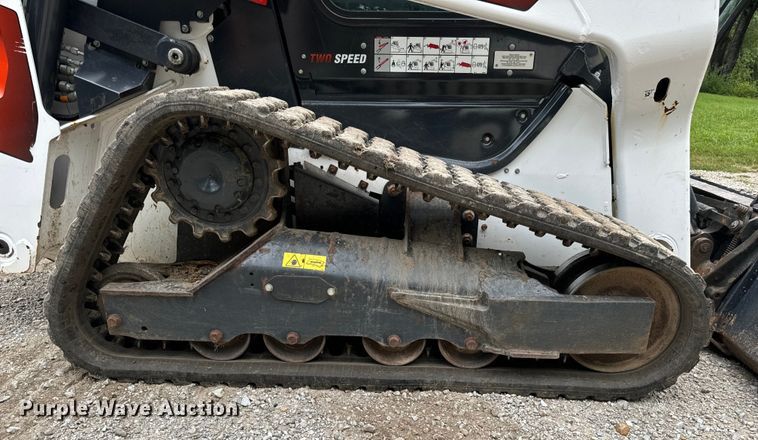 image for item EH6980 2022 Bobcat T76 R-Series tracked skid steer loader