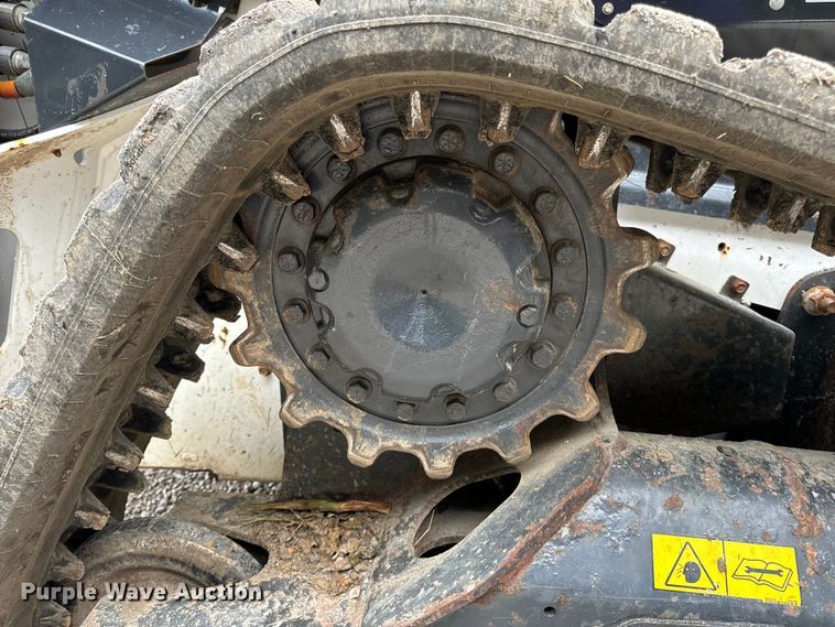 image for item EH6980 2022 Bobcat T76 R-Series tracked skid steer loader