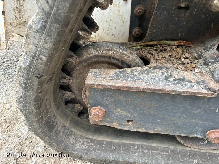 image for item EH6980 2022 Bobcat T76 R-Series tracked skid steer loader