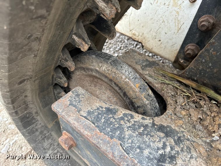 image for item EH6980 2022 Bobcat T76 R-Series tracked skid steer loader