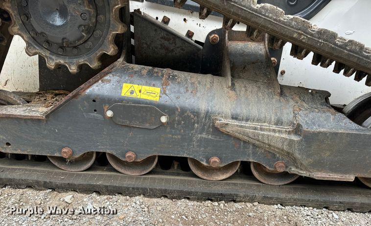 image for item EH6980 2022 Bobcat T76 R-Series tracked skid steer loader