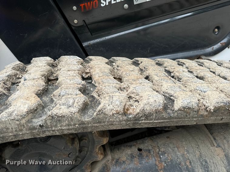 image for item EH6980 2022 Bobcat T76 R-Series tracked skid steer loader