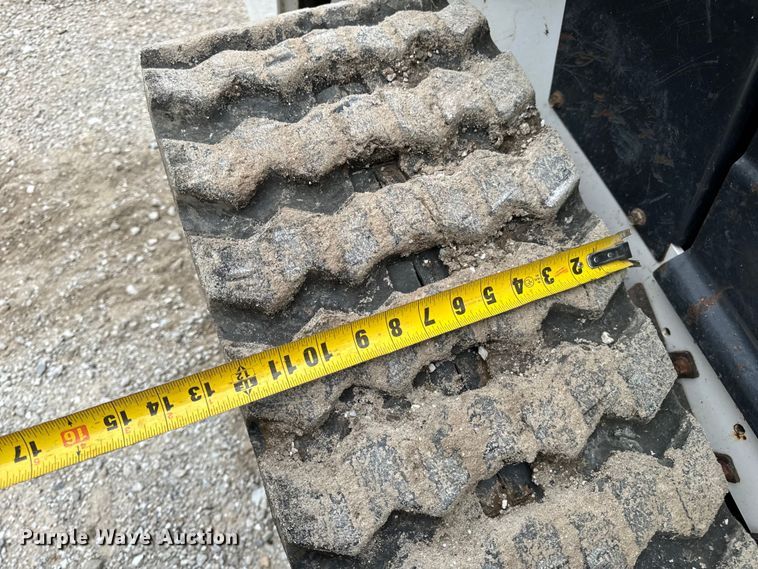 image for item EH6980 2022 Bobcat T76 R-Series tracked skid steer loader