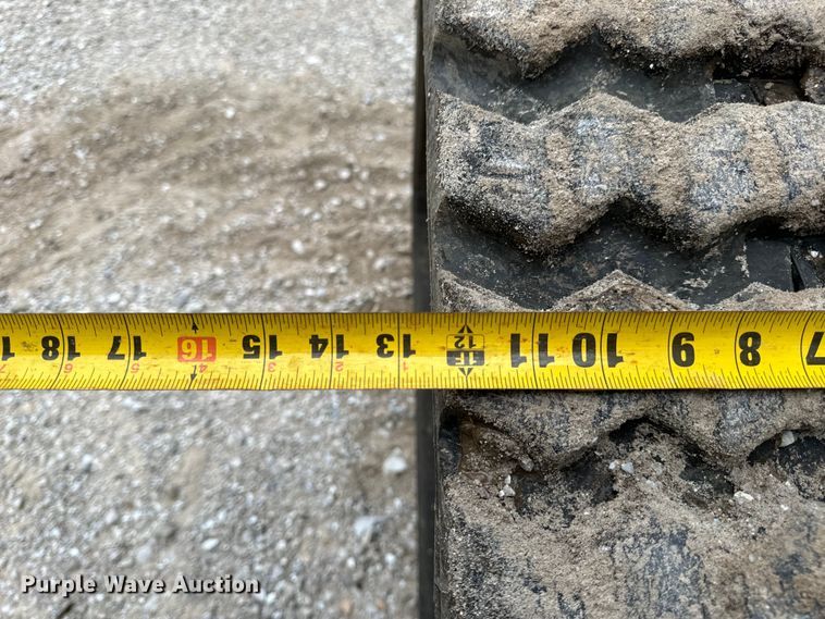 image for item EH6980 2022 Bobcat T76 R-Series tracked skid steer loader