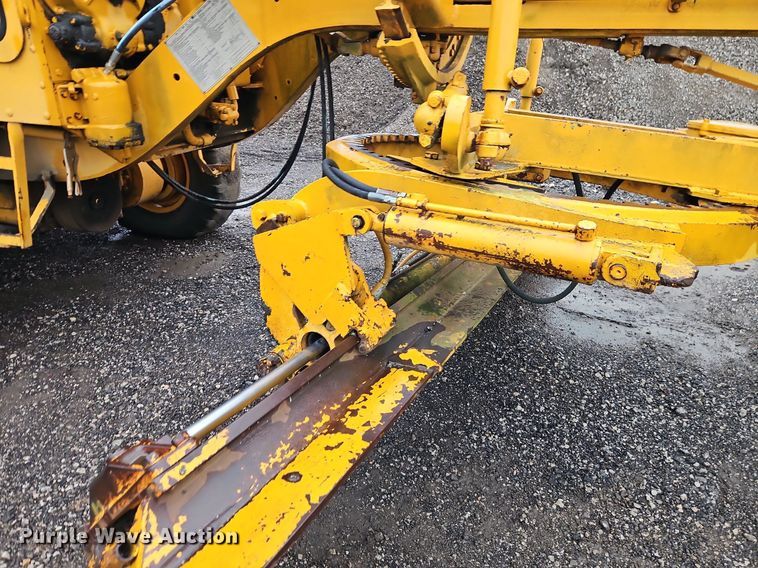 image for item EI8224 1970 Caterpillar  112F rigid frame motor grader