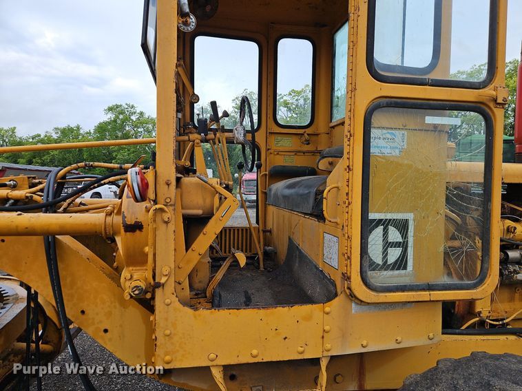 image for item EI8224 1970 Caterpillar  112F rigid frame motor grader