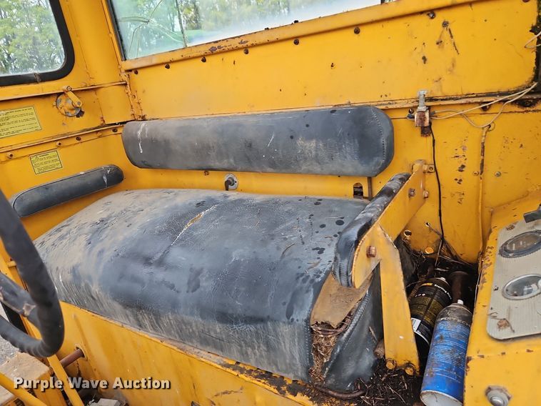 image for item EI8224 1970 Caterpillar  112F rigid frame motor grader