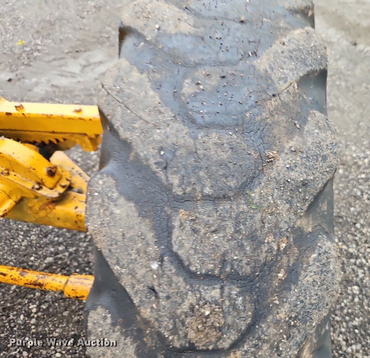 image for item EI8224 1970 Caterpillar  112F rigid frame motor grader