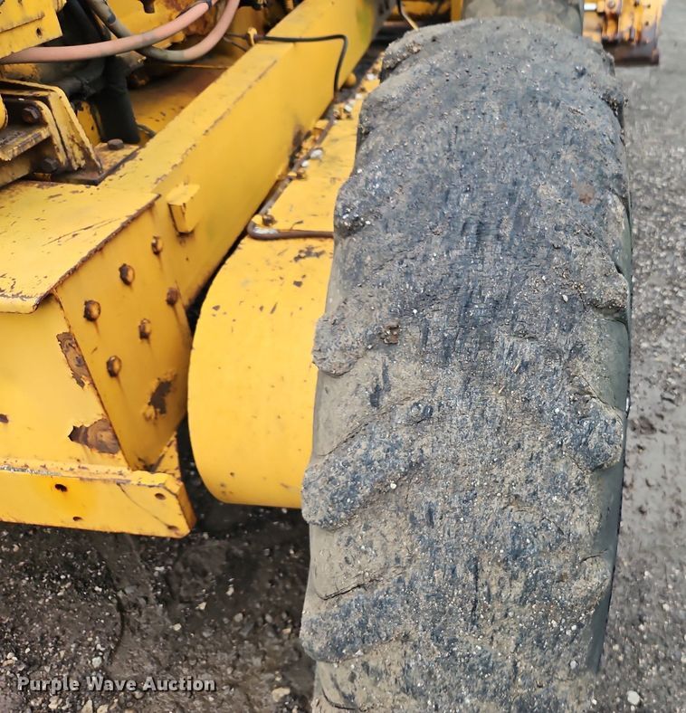 image for item EI8224 1970 Caterpillar  112F rigid frame motor grader