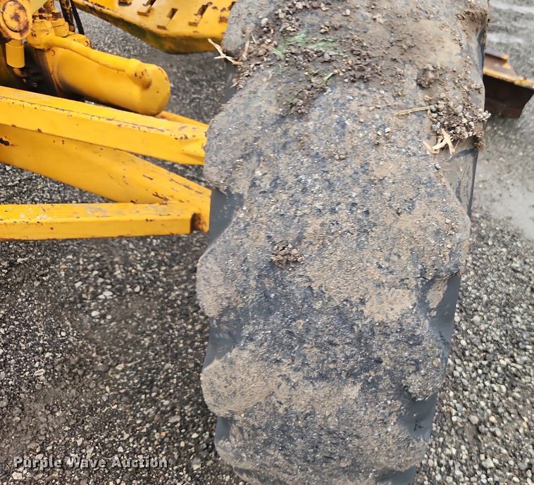 image for item EI8224 1970 Caterpillar  112F rigid frame motor grader