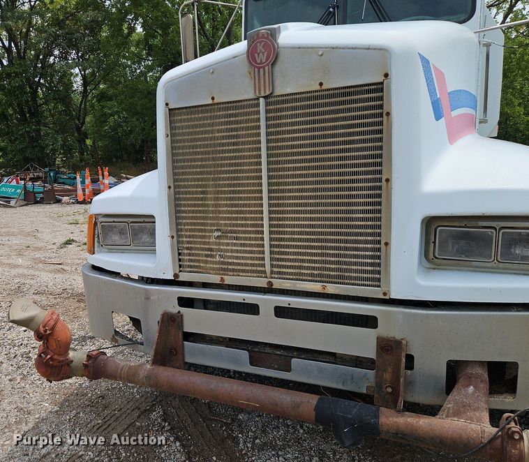 image for item EI8229 1986 Kenworth T600 water truck