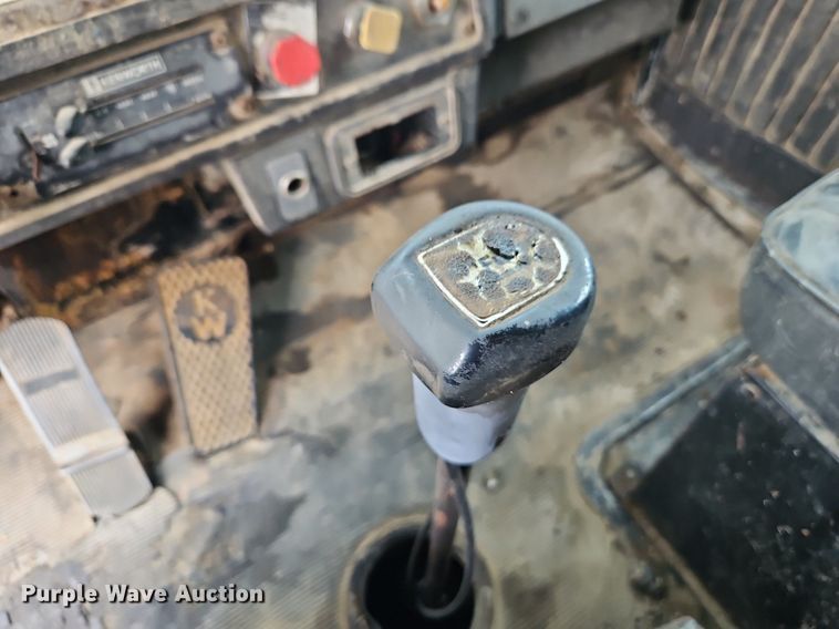 image for item EI8229 1986 Kenworth T600 water truck