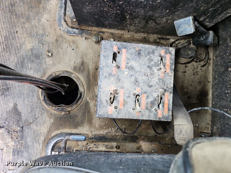 image for item EI8229 1986 Kenworth T600 water truck