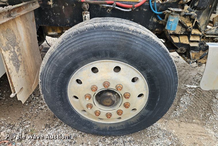 image for item EI8229 1986 Kenworth T600 water truck