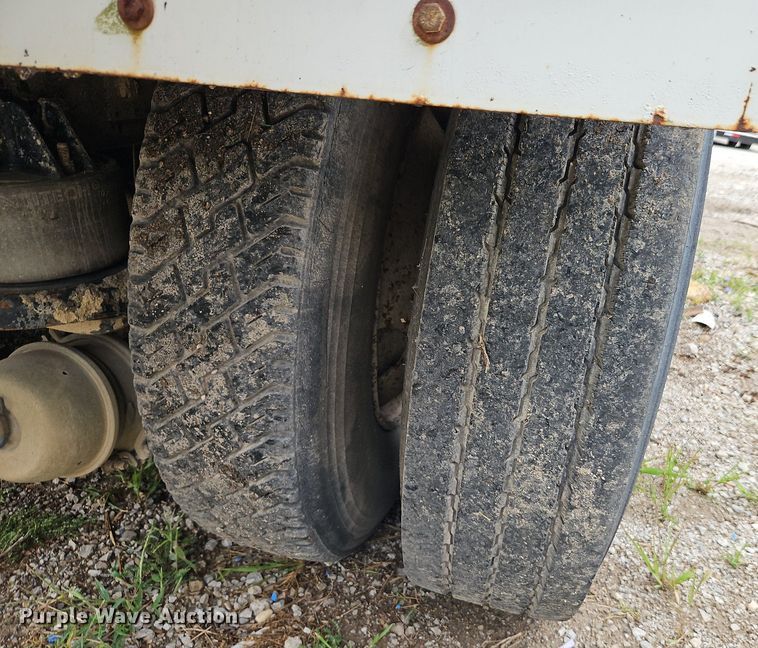 image for item EI8229 1986 Kenworth T600 water truck