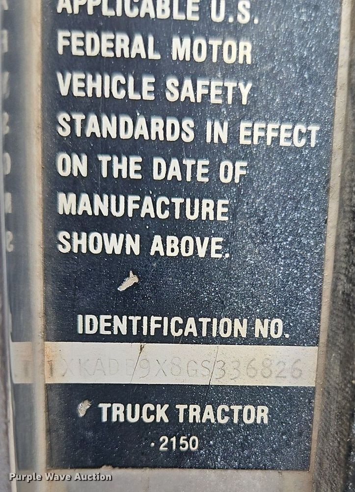 image for item EI8229 1986 Kenworth T600 water truck