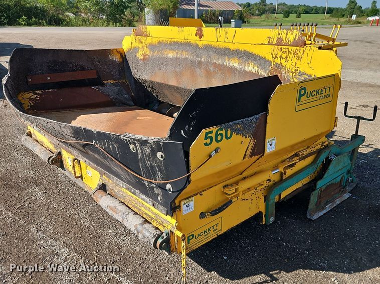 image for item EI8239 2004 Puckett 560 paver
