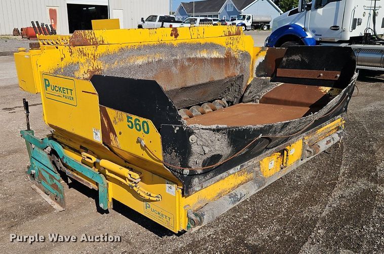 image for item EI8239 2004 Puckett 560 paver