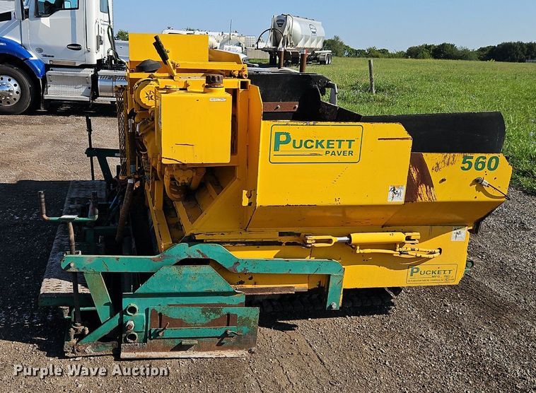 image for item EI8239 2004 Puckett 560 paver