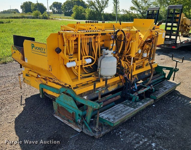 image for item EI8239 2004 Puckett 560 paver