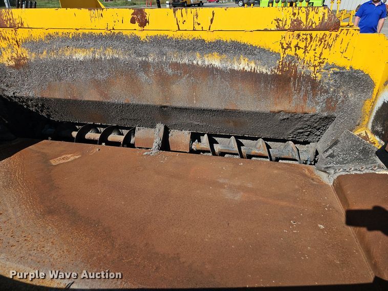 image for item EI8239 2004 Puckett 560 paver