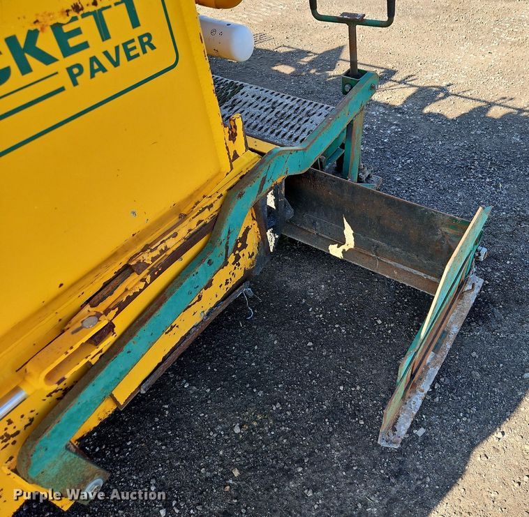 image for item EI8239 2004 Puckett 560 paver