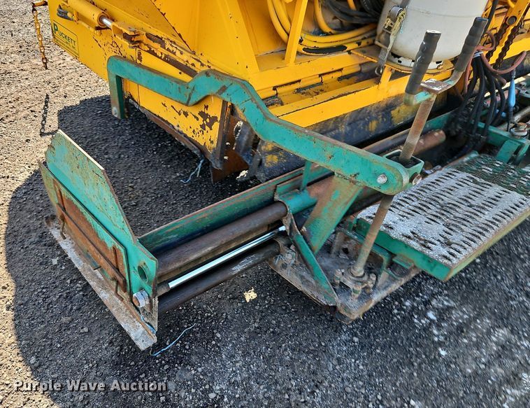 image for item EI8239 2004 Puckett 560 paver
