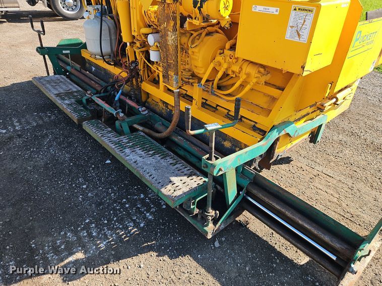 image for item EI8239 2004 Puckett 560 paver