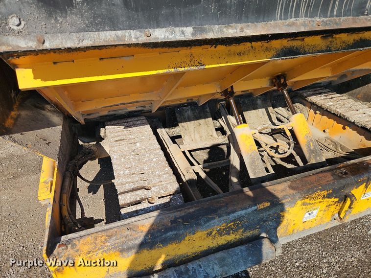 image for item EI8239 2004 Puckett 560 paver