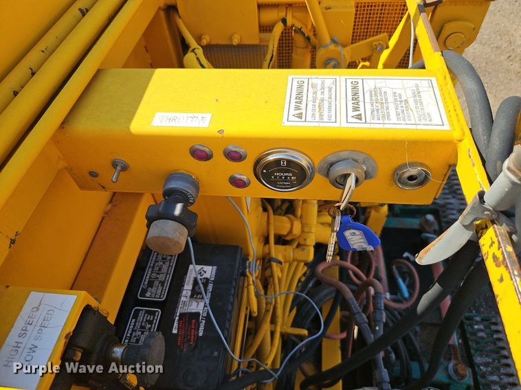 image for item EI8239 2004 Puckett 560 paver