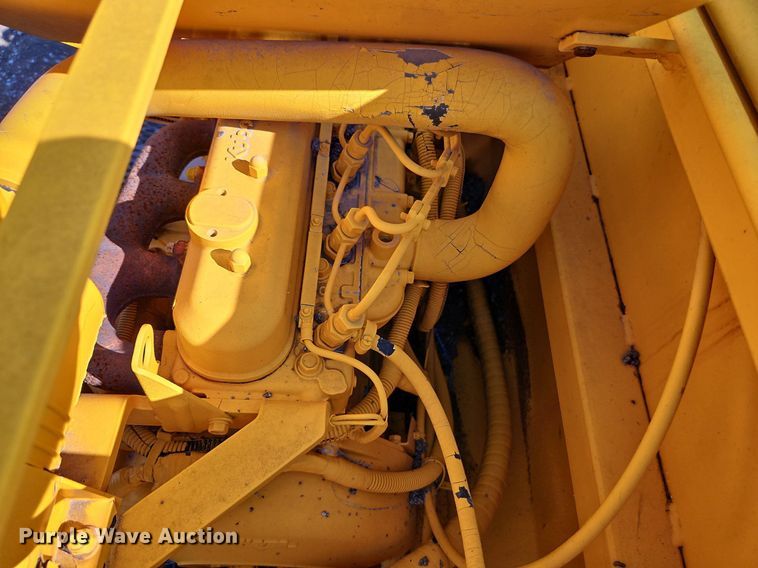 image for item EI8239 2004 Puckett 560 paver