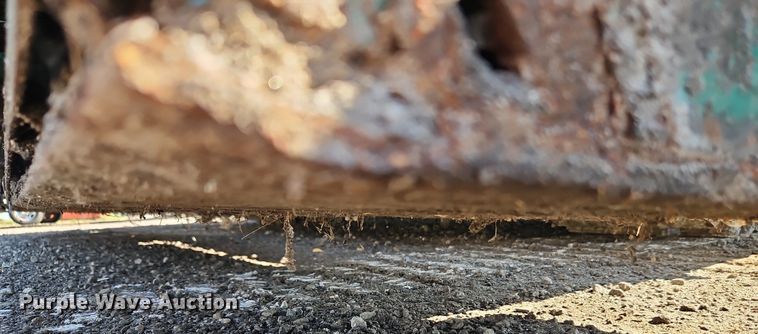 image for item EI8239 2004 Puckett 560 paver