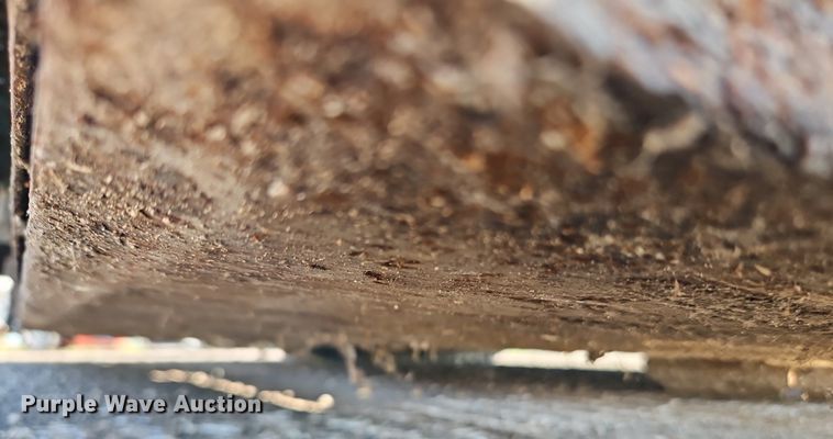 image for item EI8239 2004 Puckett 560 paver